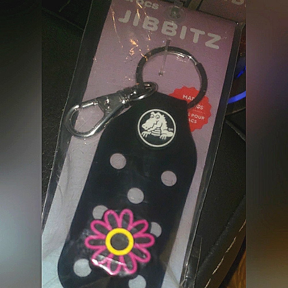 Black Jibbitz Bag Charm Accessory NWT With Bonus 1 FLOWER JIBITZ  CHARM NWOT